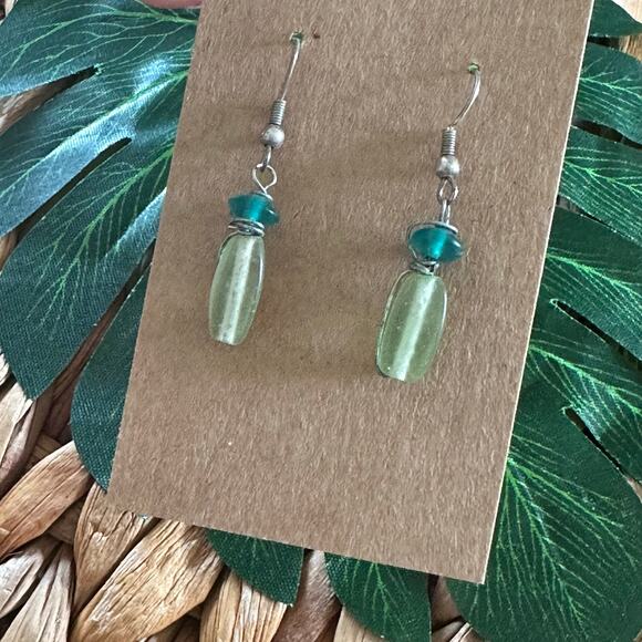 BOGO FREE TRANSPARENT BLUE BEAD EARRINGS - Picture 1 of 4